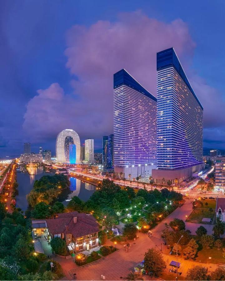 Orbi City Sea View - Special Category Aparthotel Batumi Exterior foto